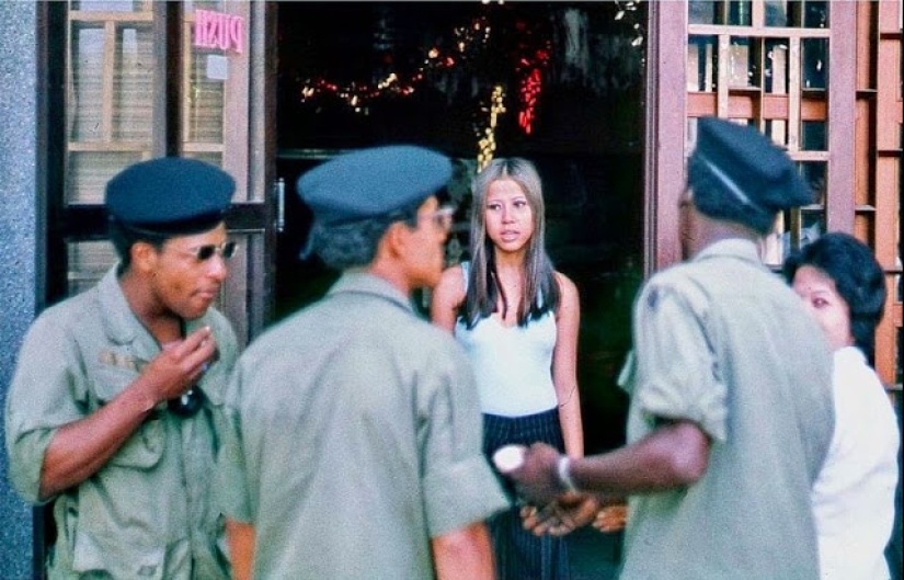 Prostitución durante la guerra de Vietnam en fotografías de las décadas de 1960 y 1970