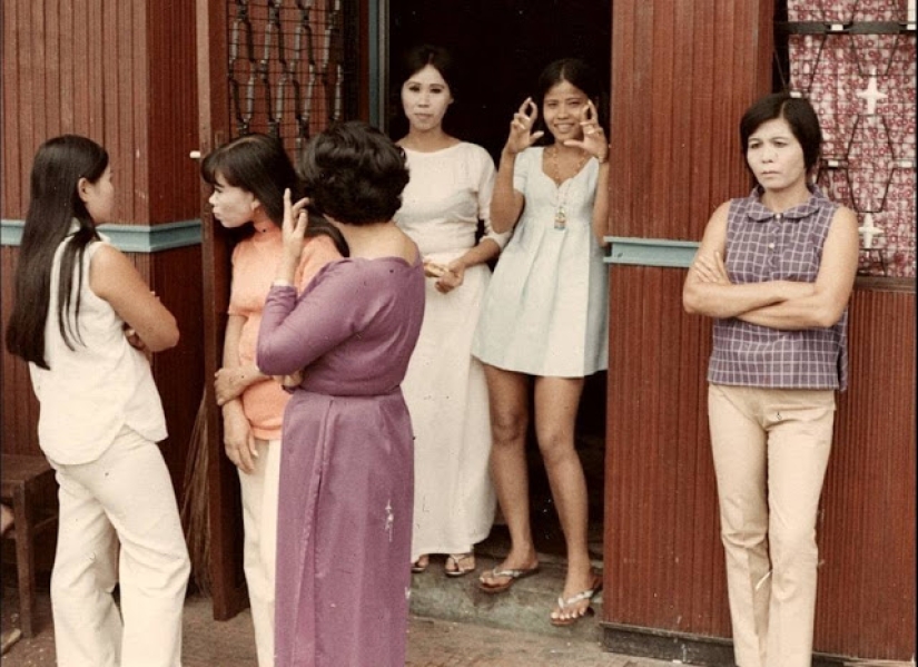 Prostitución durante la guerra de Vietnam en fotografías de las décadas de 1960 y 1970