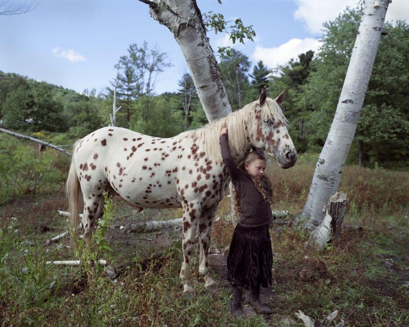 Proyecto fotográfico Robin Schwartz “El mundo de Amelia”: Arte a través del prisma de la infancia y la naturaleza