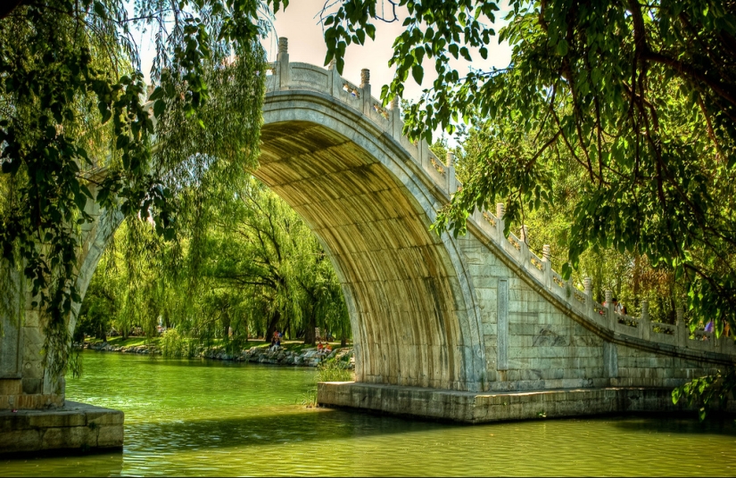 Puente del Cinturón de Jade