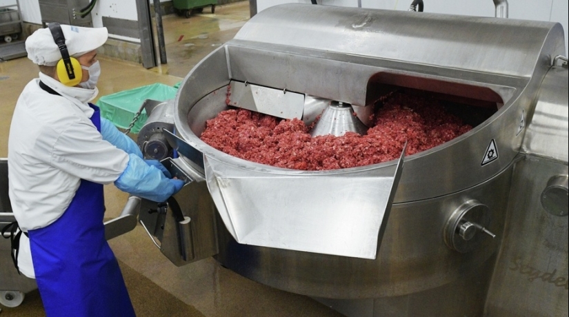 ¿Qué es el “pegamento para carne” y por qué se deben evitar los productos que lo contienen?