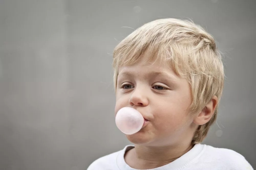 ¿Qué pasa si tragas chicle?