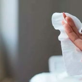 Qué peligro ocultan las toallitas húmedas