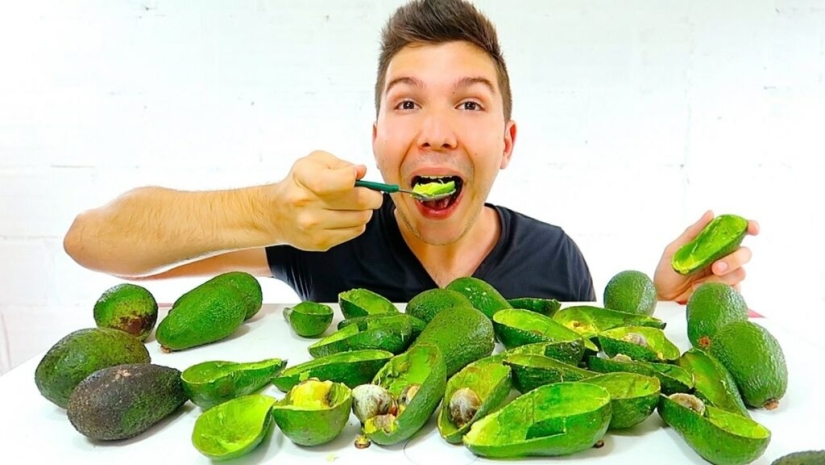 ¿Quién es el “rey del mukbang” Nikocado Avocado y por qué decidió perder 113 kg?