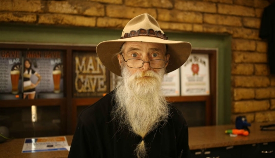 Quiénes son los Caminantes Grises de Australia