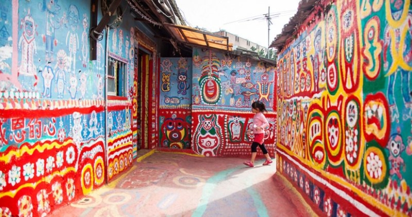 "Rainbow Village" de Huang Yun-Fu: cómo hacer un objeto turístico de un pueblo moribundo