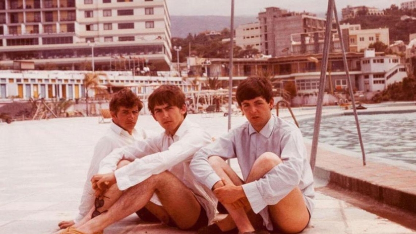 Rare shots: cómo descansaban los miembros de The Beatles antes de hacerse famosos