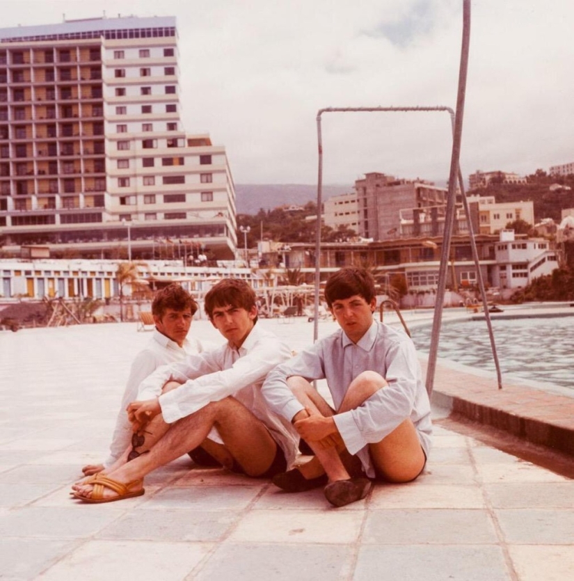 Rare shots: cómo descansaban los miembros de The Beatles antes de hacerse famosos