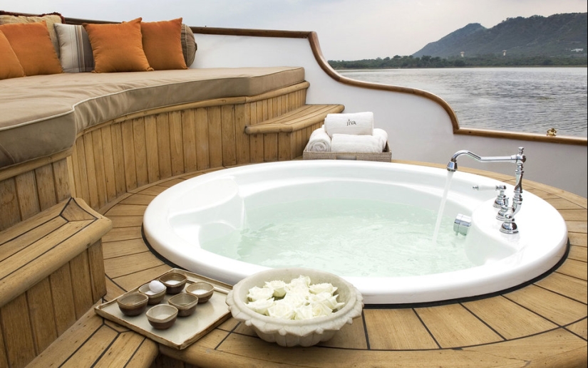 Recumbent excursions: 9 best baths on the planet