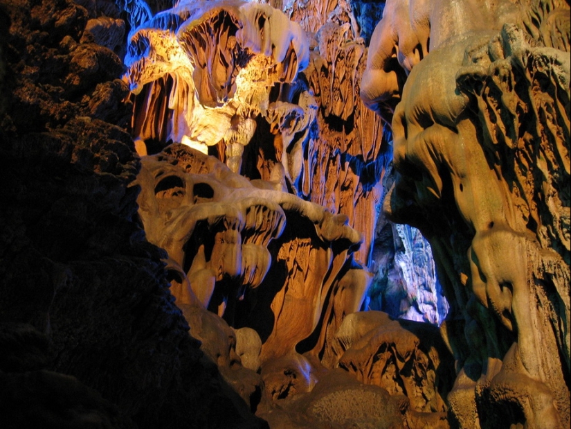 Reed Flute Cave