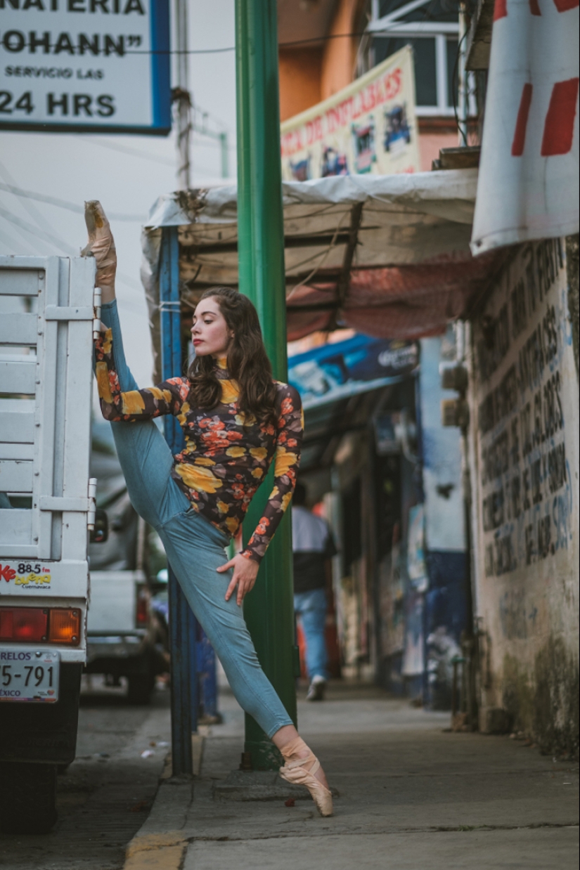 Retratos sensuales de bailarines en las concurridas calles de la antigua Ciudad de México