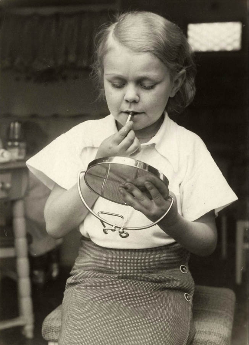 Retro photo: From the life of Lilliputians