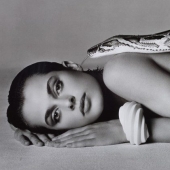 Richard Avedon is a virtuoso of a photo portrait, trusted by the stars