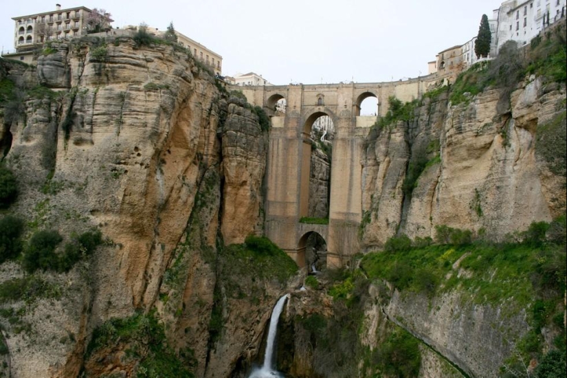 Ronda — la ciudad sobre las rocas y el alma de Andalucía