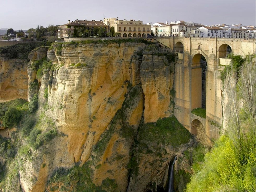 Ronda — la ciudad sobre las rocas y el alma de Andalucía