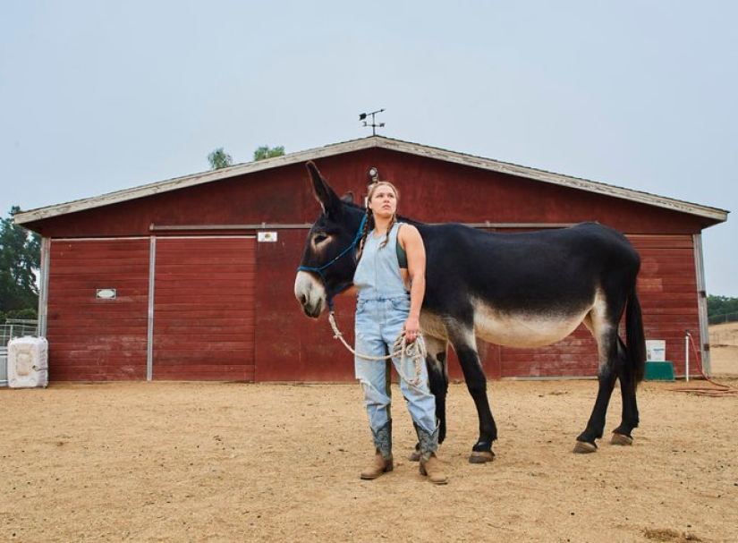 Ronda Rousey – MMA fighter, wrestler, farmer and just a beauty