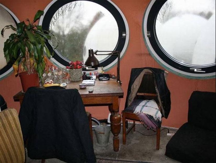 Round houses of Bolvoningen — how the strangest housing in Europe appeared