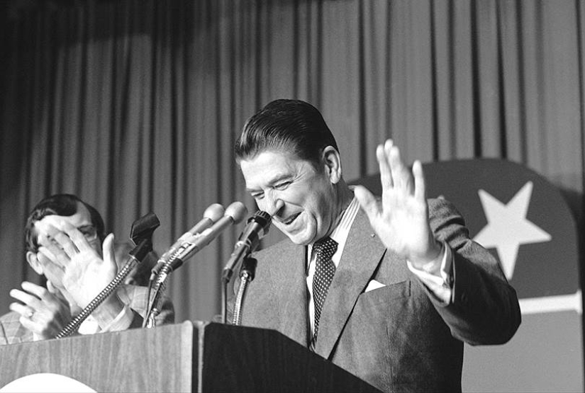 "Russia is outside the law. The bombing will begin in 5 minutes": this and other Reagan jokes