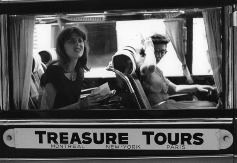 Ruth Orkin's legendary photo series "An American Woman in Florence"