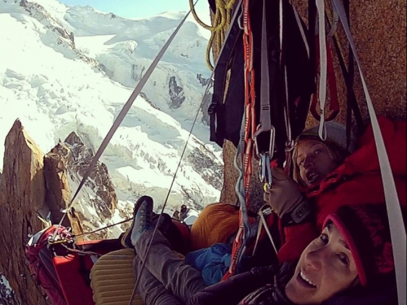 Sí, para durar la noche: cómo duermen los escaladores en las montañas