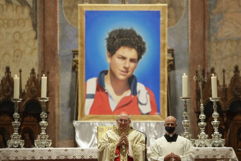 Saint from the Internet: for what merits was the Italian teenager Carlo Acutis canonized?