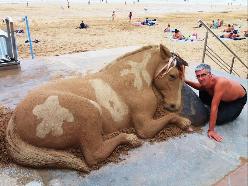 Sculptor Andoni Bastarrica and his amazing but short-lived sand creations