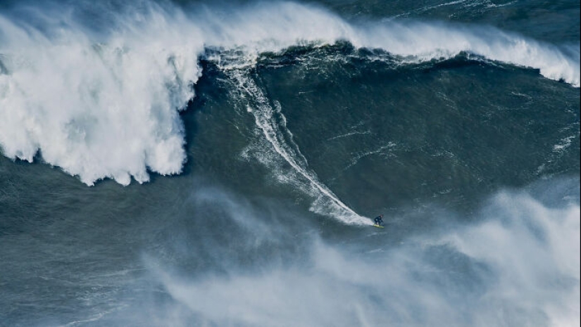 Sebastian Steudtner May Have Broken His Own Record By Riding A 93.73-Foot Wave In Nazaré