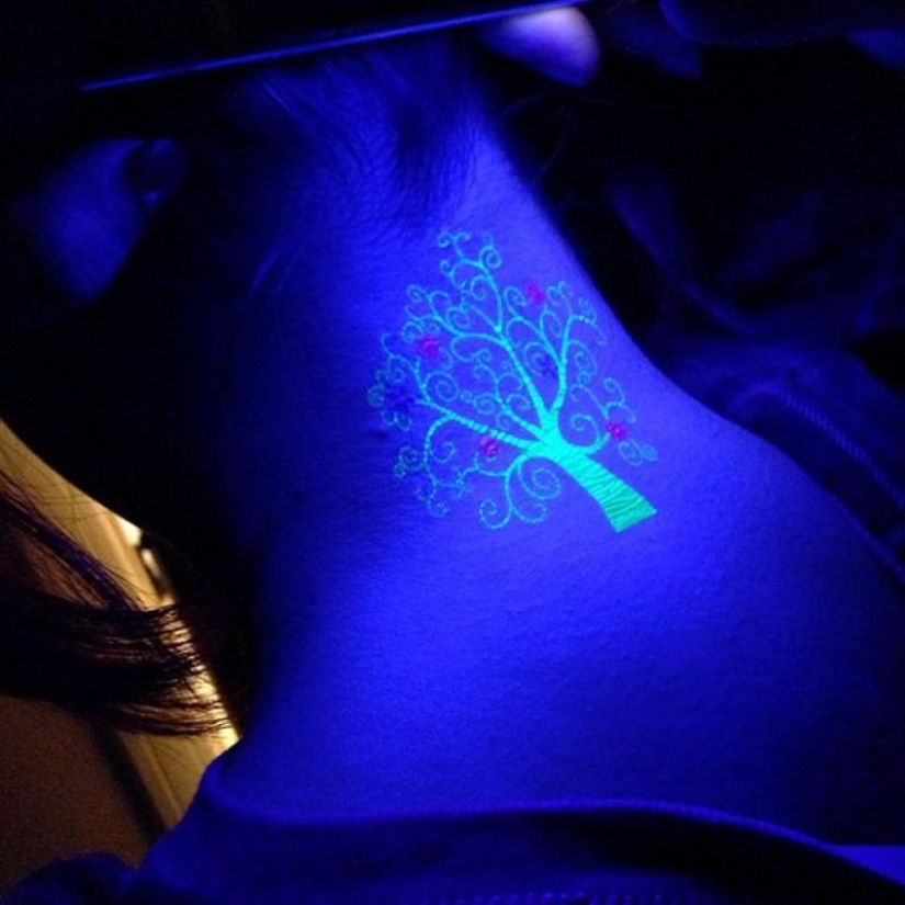 Secret tattoos: patterns and drawings visible only under UV light