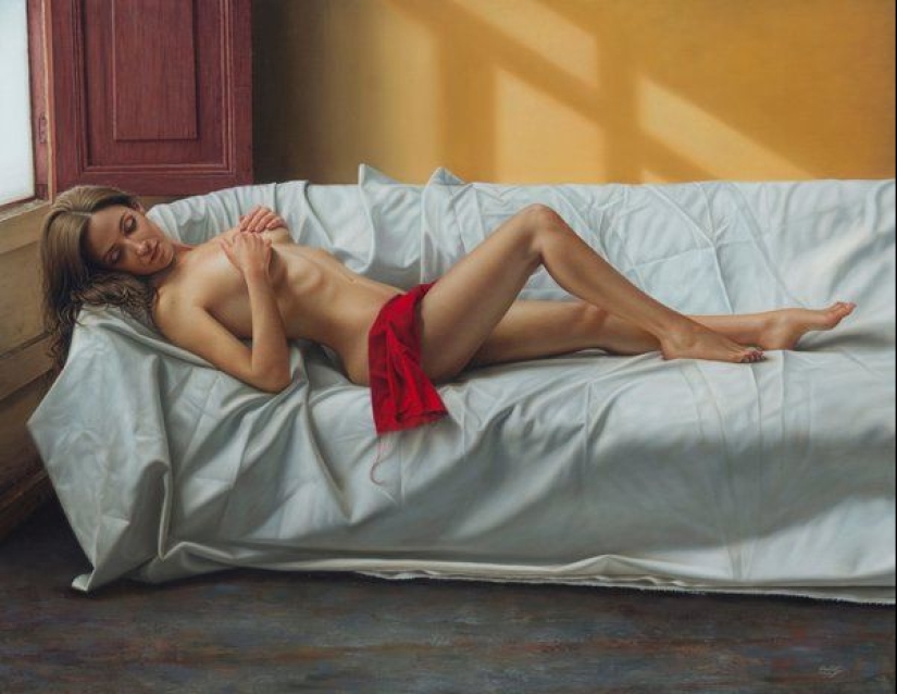 Seductive masterpieces of the king of hyperrealism Omar Ortiz