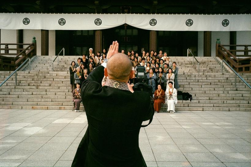 Seeing the amazing in the ordinary: what is the secret of Shin Noguchi's wonderful street photos