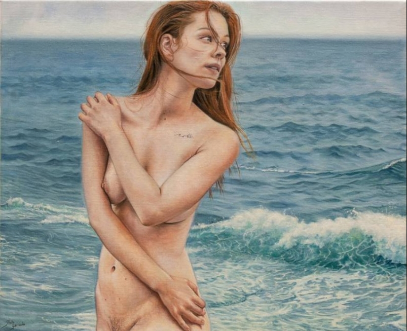 Sensual paintings by artist Hanto Garrucho