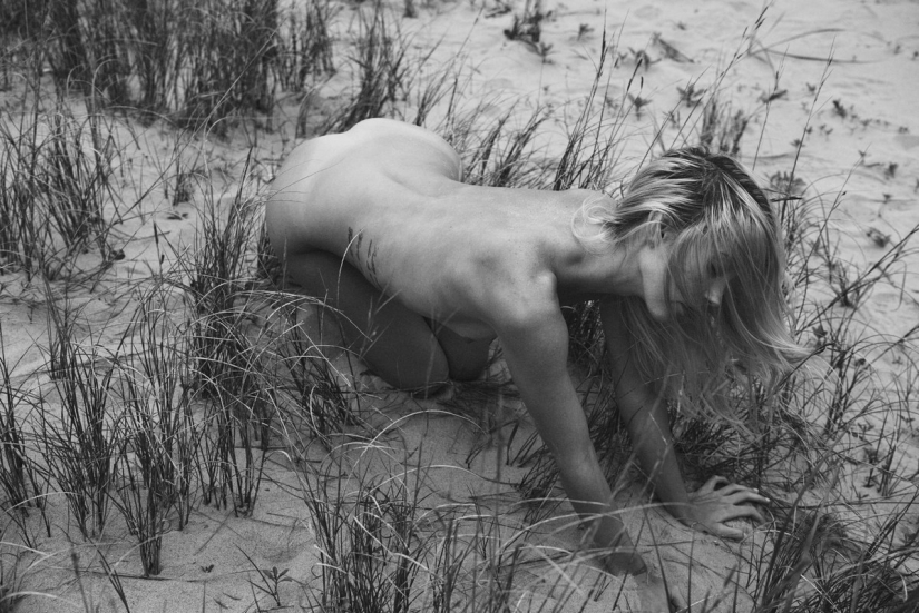 Serene nudity in Stefan Rappo's erotic pictures