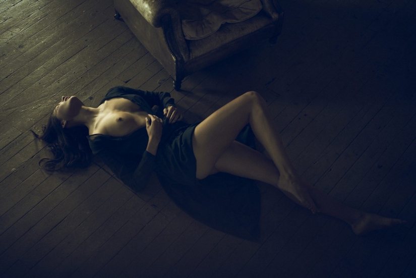 Serene nudity in Stefan Rappo's erotic pictures