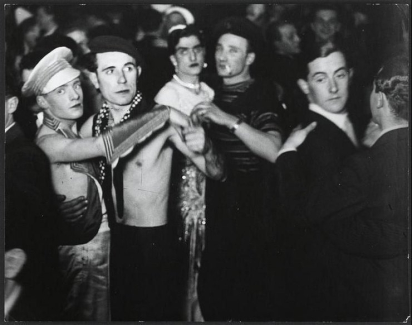 Sex, drugs and cabaret: the night life of Weimar Germany