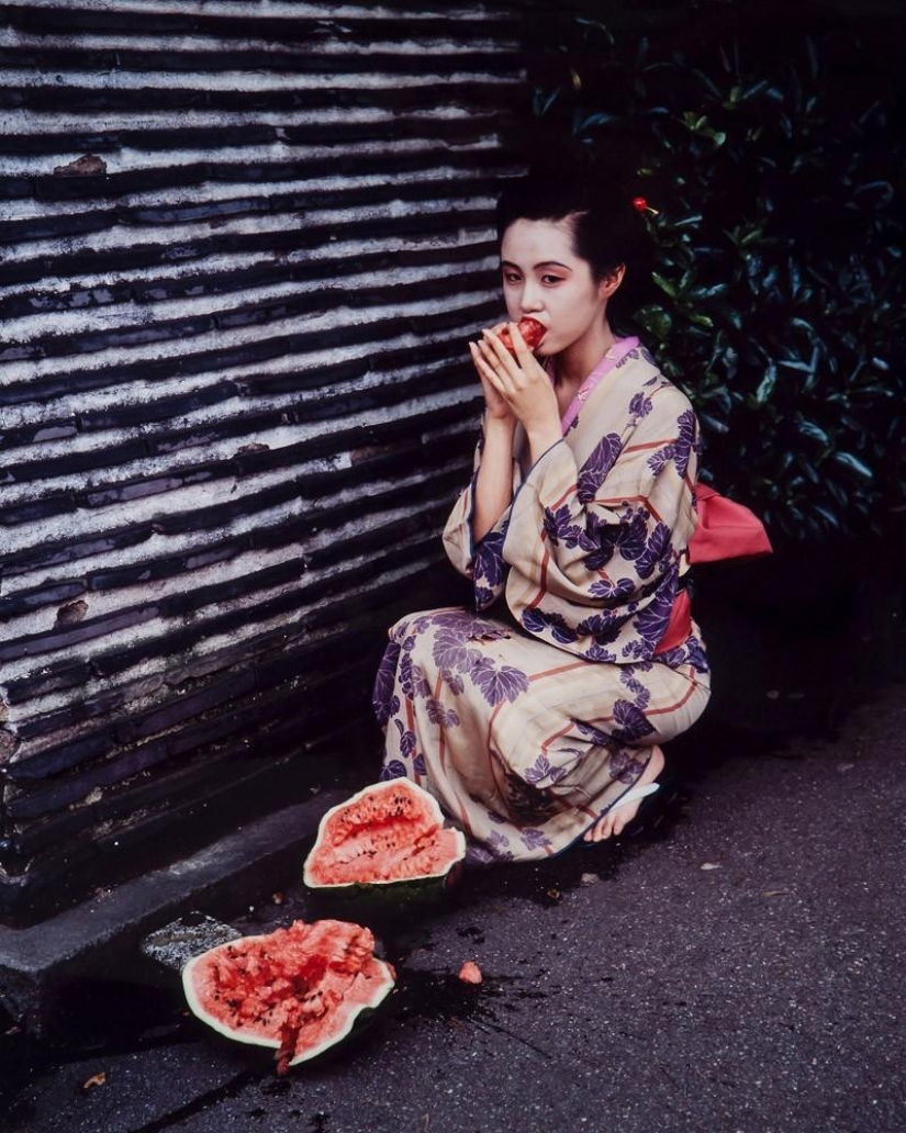 Sexual provocations by Nobuyoshi Araki