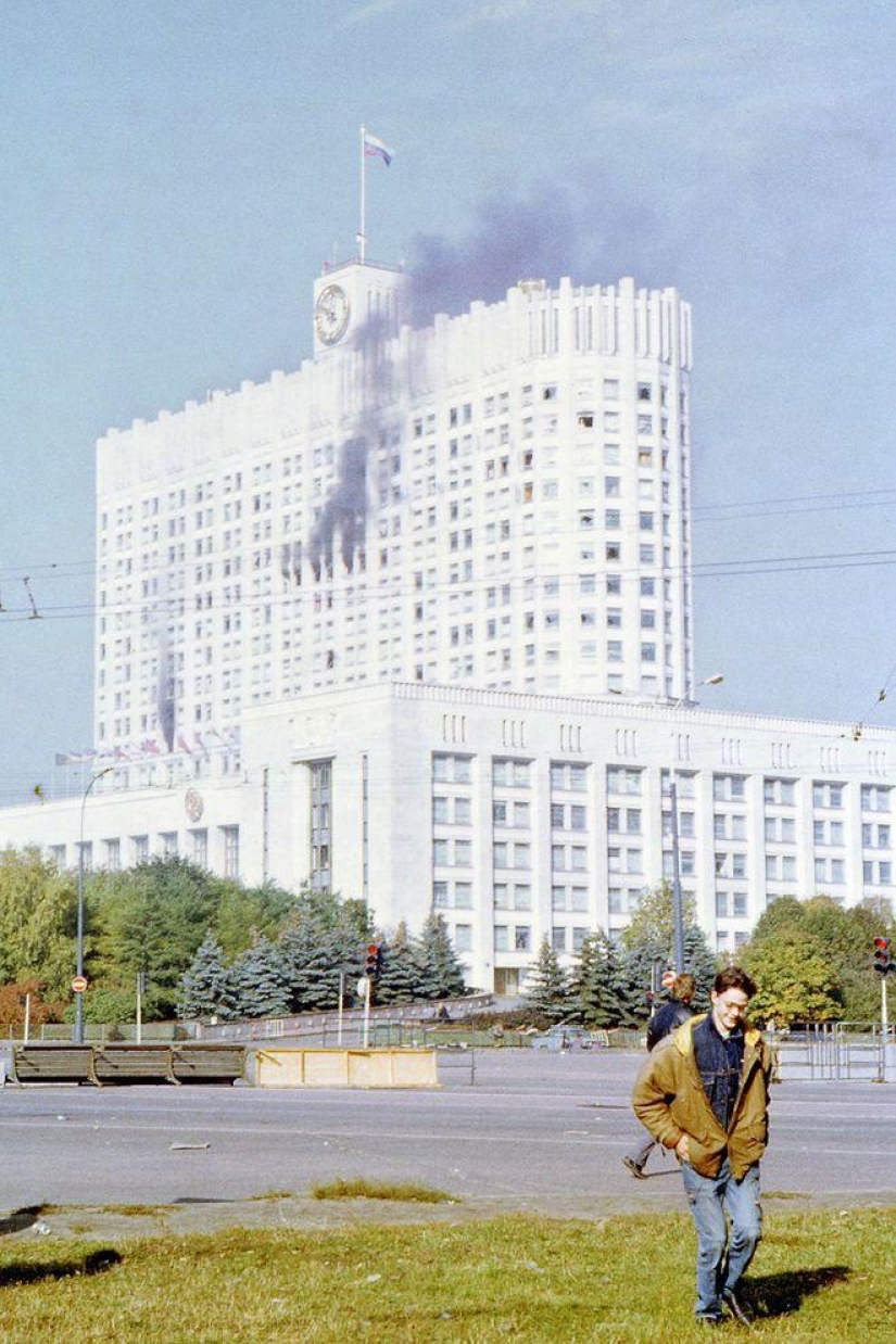 Shooting of the House of Soviets on October 4, 1993