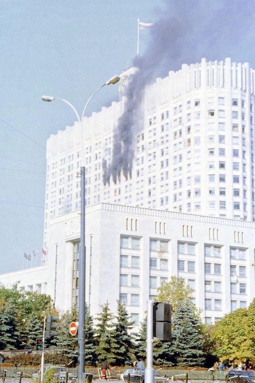 Shooting of the House of Soviets on October 4, 1993