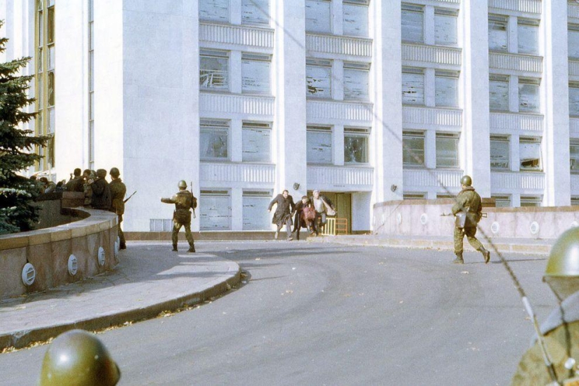 Shooting of the House of Soviets on October 4, 1993