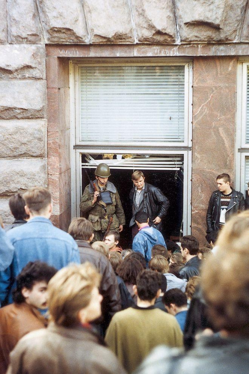 Shooting of the House of Soviets on October 4, 1993