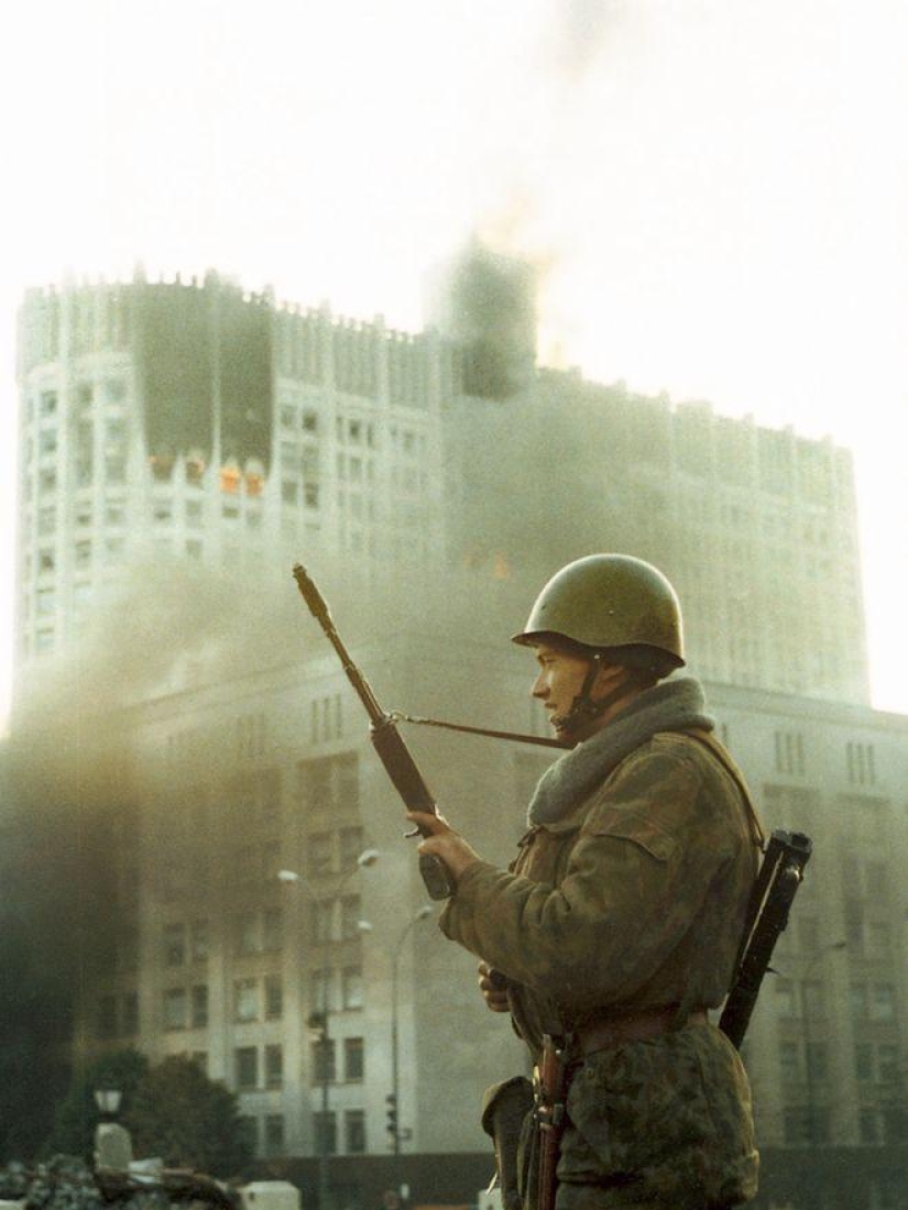 Shooting of the House of Soviets on October 4, 1993