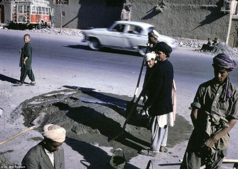 Short skirts, picnics on the side of the road and smiling children — what was Afghanistan before the Taliban