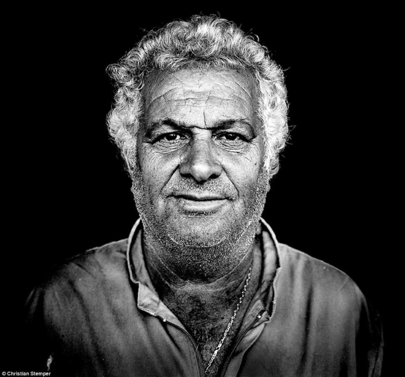 "Si no veo el mar, no vivo": lobos marinos de la isla de Paros "Si no veo el mar, no vivo": lobos marinos de la isla de Paros