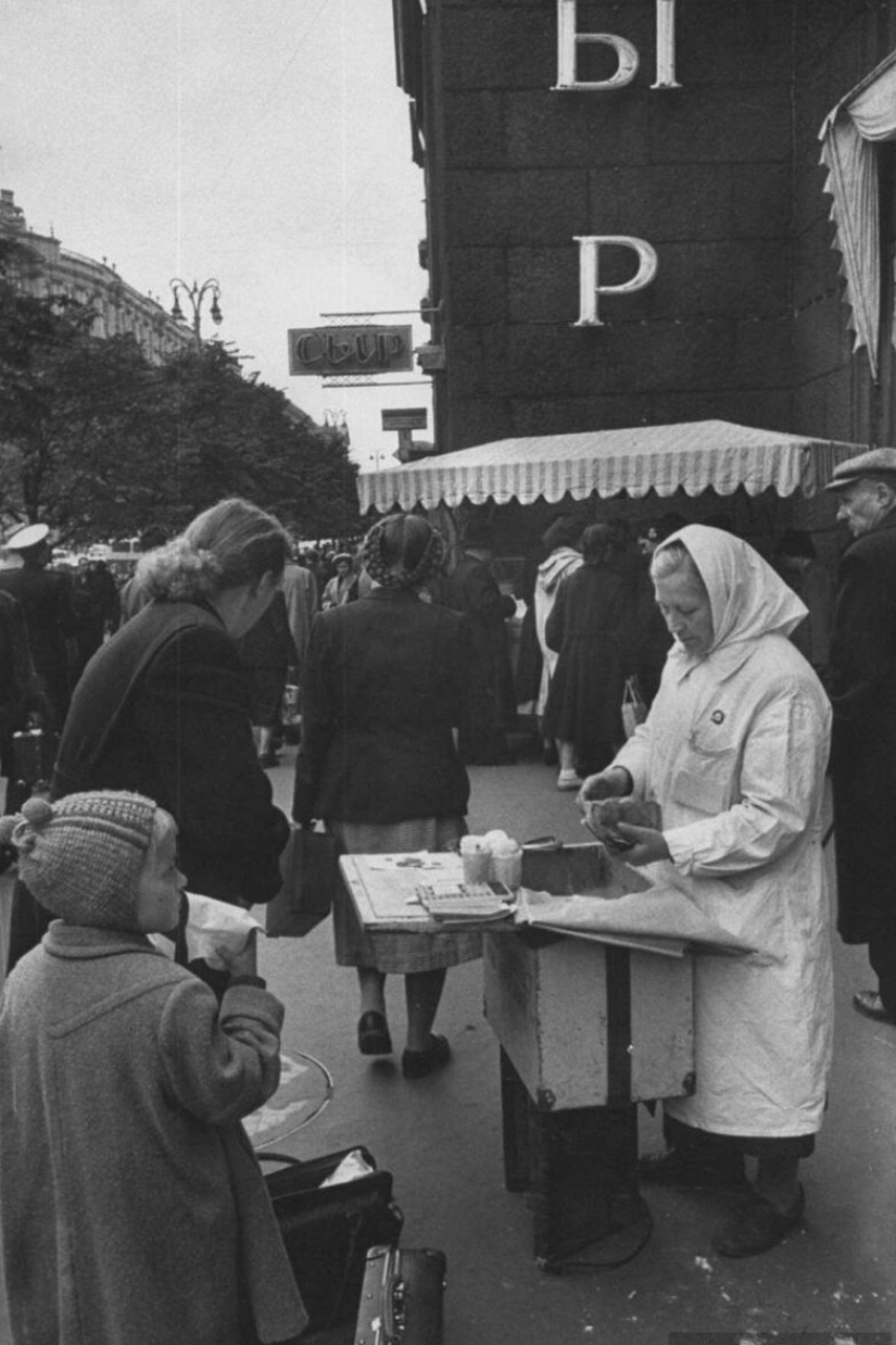 Simple Muscovites of the 1950s through the eyes of an American