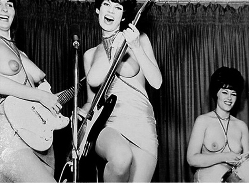 Singing breasts: musical topless groups of the second half of the XX century