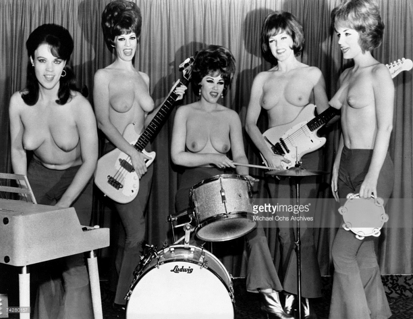 Singing breasts: musical topless groups of the second half of the XX century