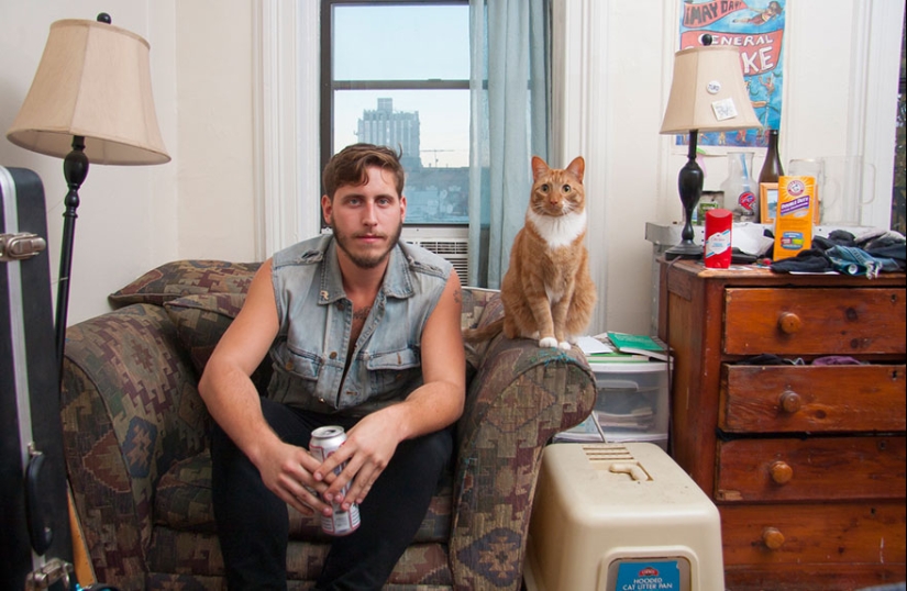 Single men and their cats