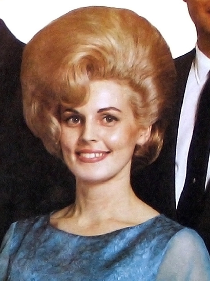 Size matters: oh, these women's hairstyles of the 60s