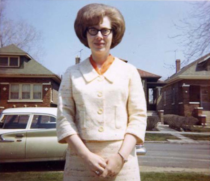 Size matters: oh, these women's hairstyles of the 60s