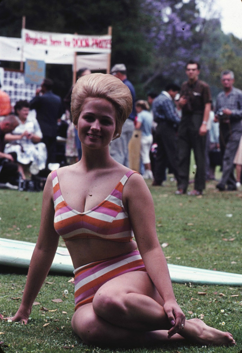 Size matters: oh, these women's hairstyles of the 60s