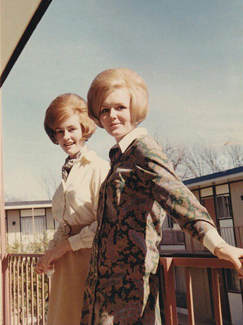 Size matters: oh, these women's hairstyles of the 60s